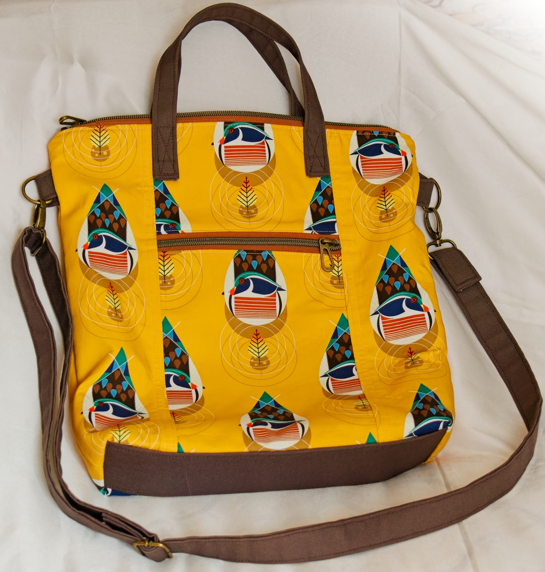 Item 2 - cross-body bag/handbag
